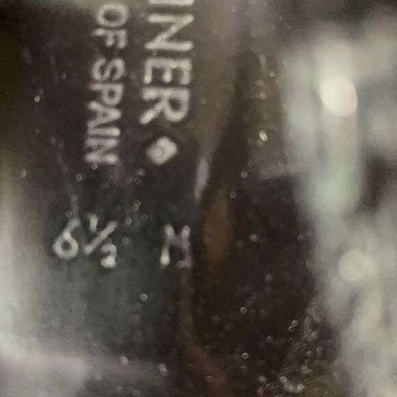 Donald Pliner Made on the Beaches of Spain Sandal - Picture 6 of 7